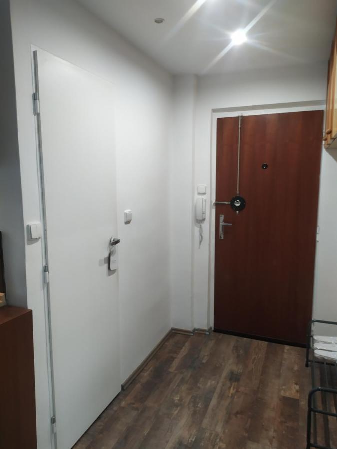 Pisqor Apartment - Self Check-In براتسيلافا المظهر الخارجي الصورة