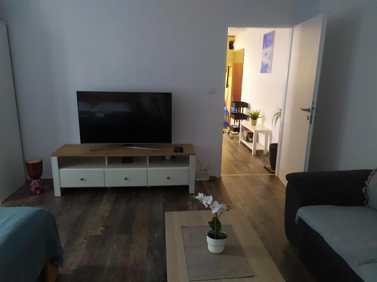 Pisqor Apartment - Self Check-In براتسيلافا المظهر الخارجي الصورة